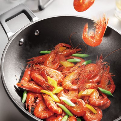 金刚旋风无油烟炒锅